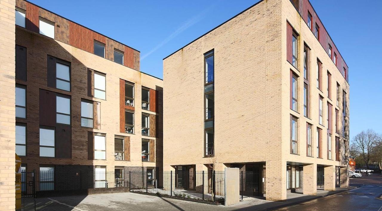 For Students Only Ensuite Bedrooms With Shared Kitchen At Cathedral Point In Winchester Extérieur photo