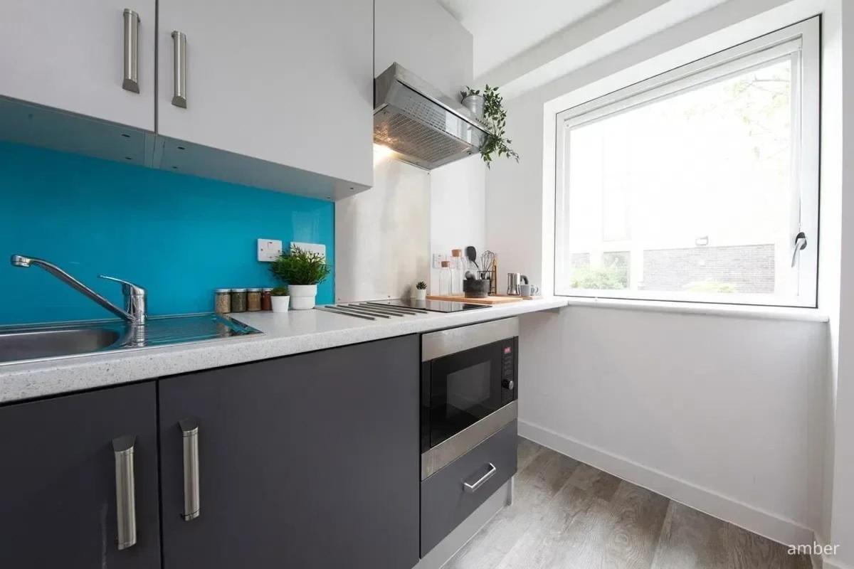 For Students Only Ensuite Bedrooms With Shared Kitchen At Cathedral Point In Winchester Extérieur photo